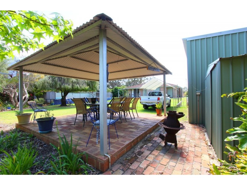 12 McKenzie Street, Muchea WA 6501