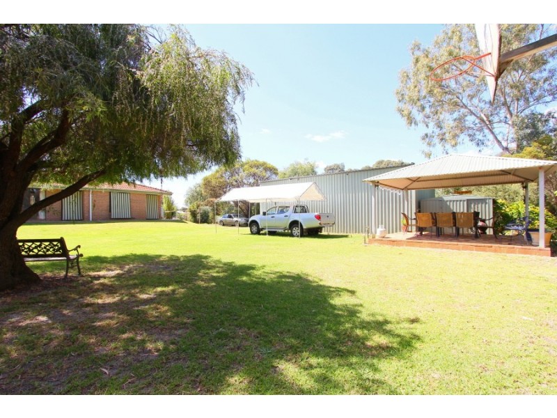 12 McKenzie Street, Muchea WA 6501