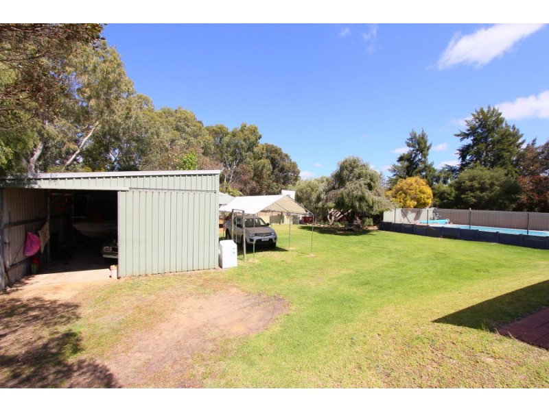 12 McKenzie Street, Muchea WA 6501