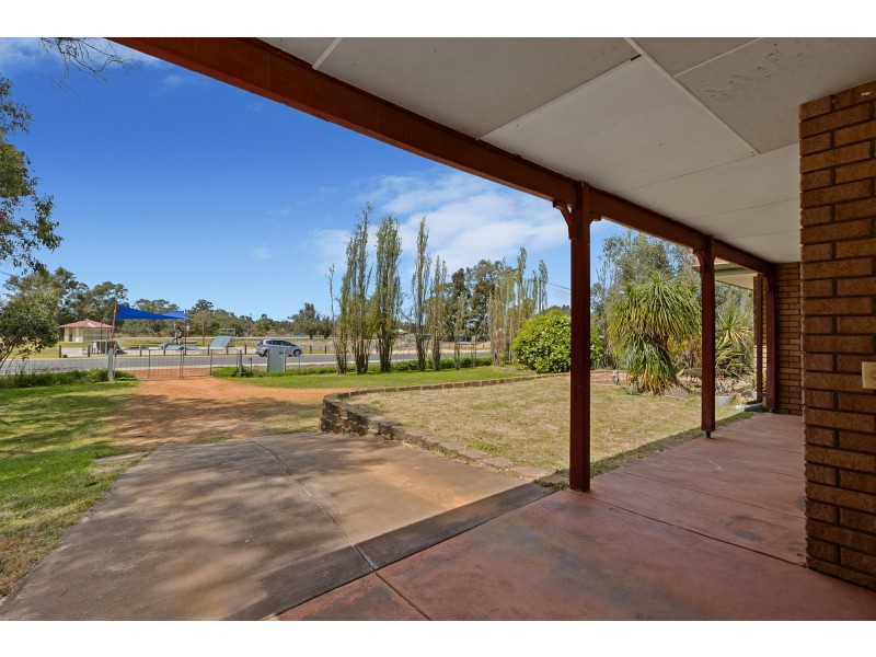 12 McKenzie Street, Muchea WA 6501