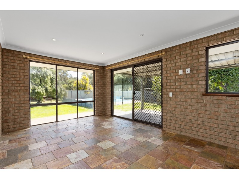 12 McKenzie Street, Muchea WA 6501