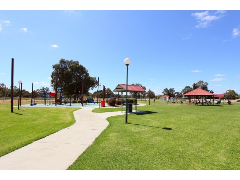 12 McKenzie Street, Muchea WA 6501