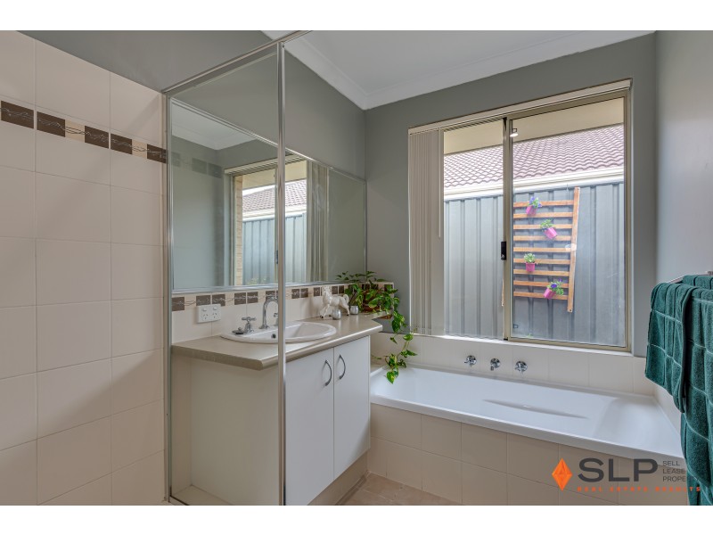 15 Jingana Road, Banksia Grove WA 6031