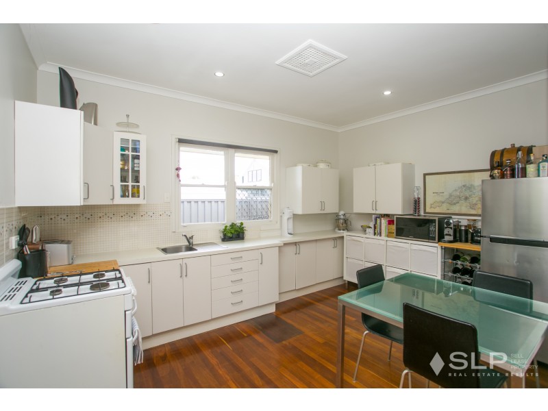 7 Chadwick Street, Hilton WA 6163