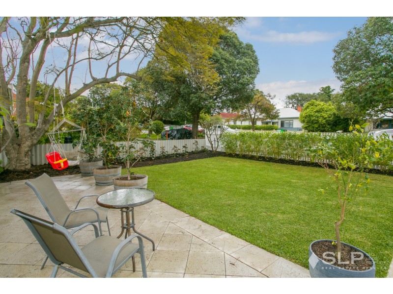 7 Chadwick Street, Hilton WA 6163