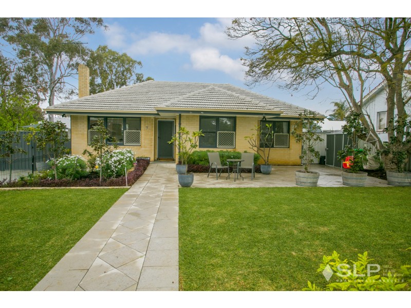 7 Chadwick Street, Hilton WA 6163