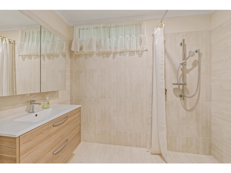 4 Topeka Place, Wanneroo WA 6065