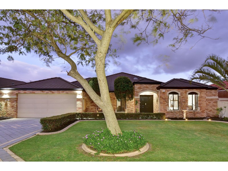 19 Minjah Circuit, Carramar WA 6031