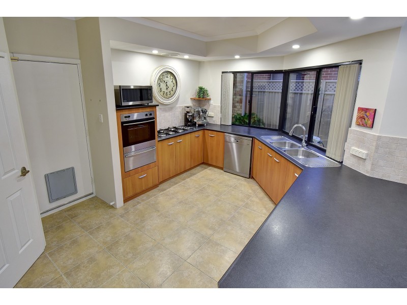 19 Minjah Circuit, Carramar WA 6031