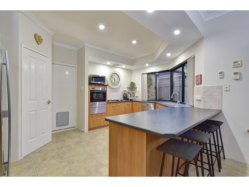 19 Minjah Circuit, Carramar WA 6031