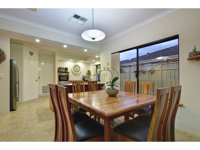 19 Minjah Circuit, Carramar WA 6031