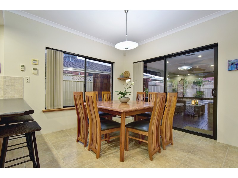 19 Minjah Circuit, Carramar WA 6031