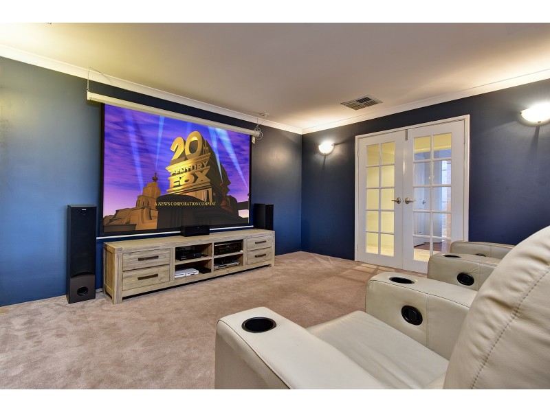 19 Minjah Circuit, Carramar WA 6031