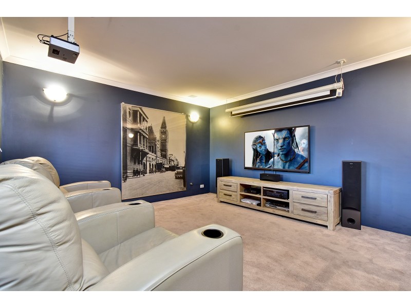 19 Minjah Circuit, Carramar WA 6031