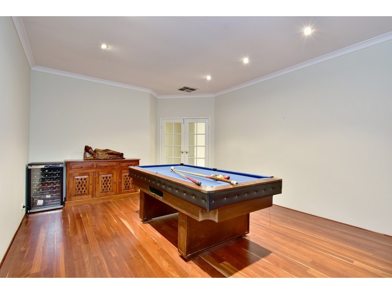 19 Minjah Circuit, Carramar WA 6031