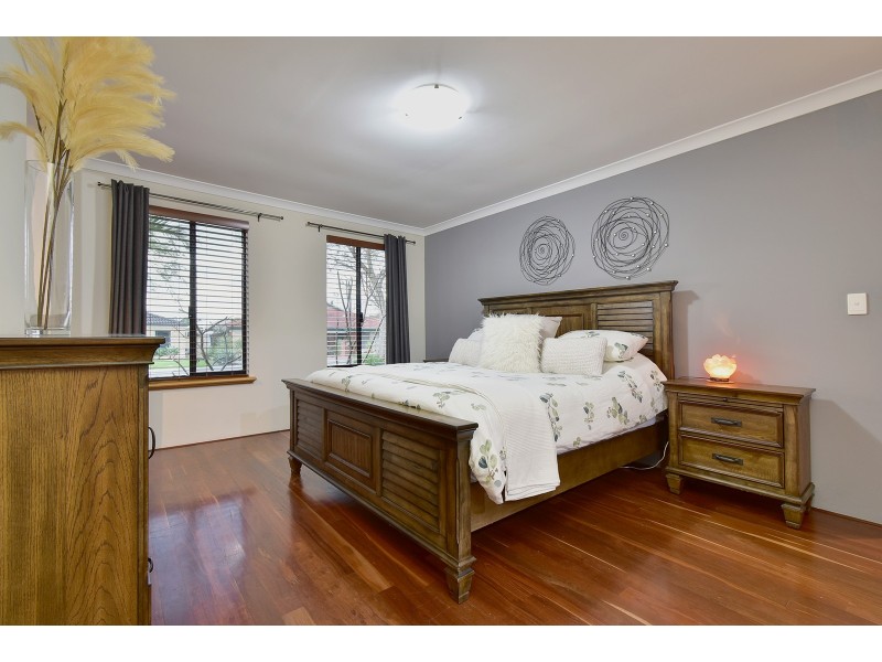 19 Minjah Circuit, Carramar WA 6031