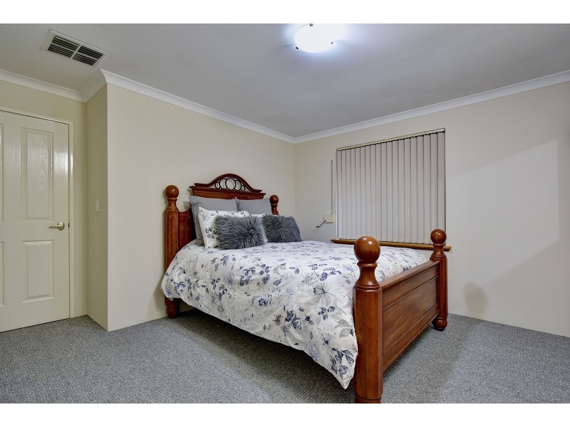 19 Minjah Circuit, Carramar WA 6031