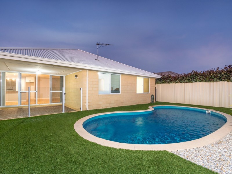 30 Nambi Parkway, Banksia Grove WA 6031