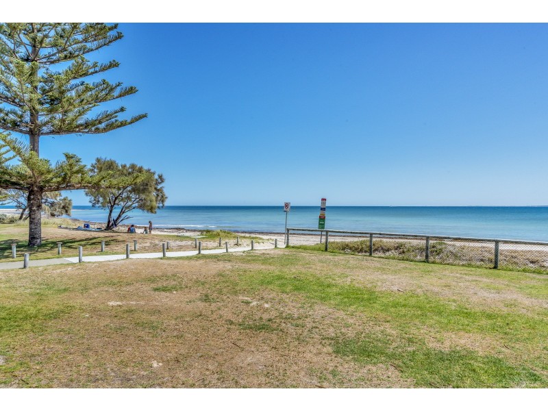 9/35A Halls Head Parade, Halls Head WA 6210