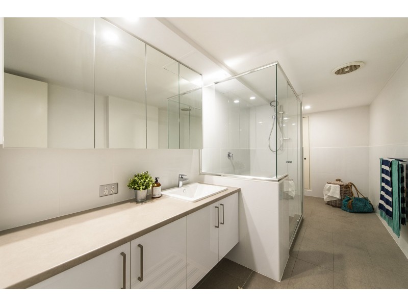 22/6A Valley Road, Halls Head WA 6210