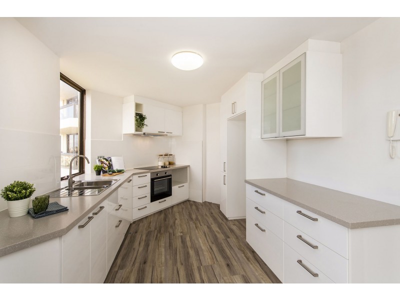 22/6A Valley Road, Halls Head WA 6210
