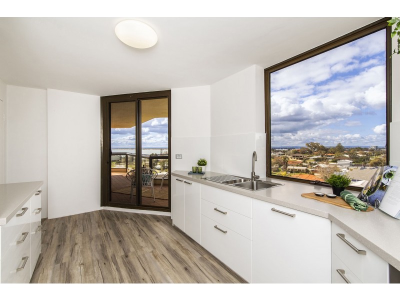 22/6A Valley Road, Halls Head WA 6210