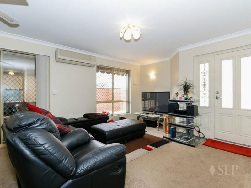 2/4 Mills Street, Bentley WA 6102