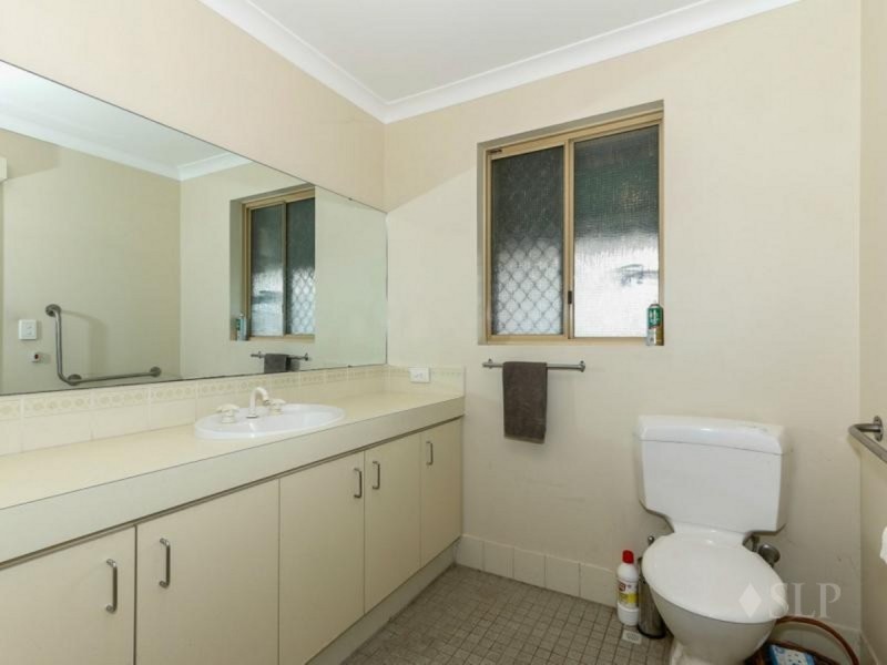 2/4 Mills Street, Bentley WA 6102