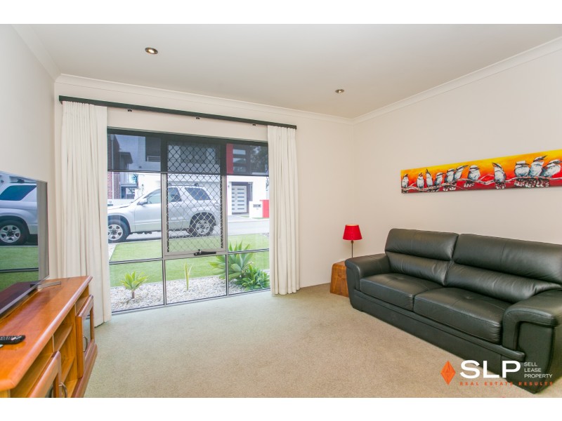 11 Fullston Way, Beaconsfield WA 6162