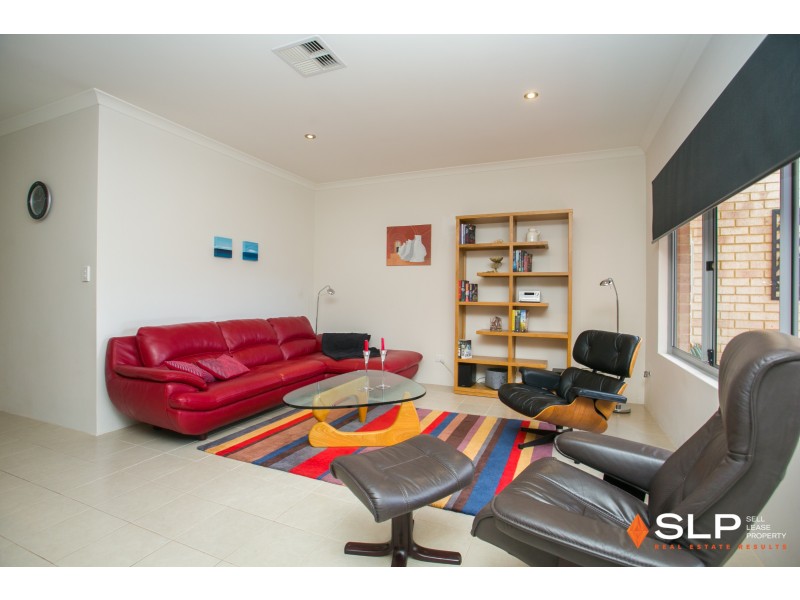 11 Fullston Way, Beaconsfield WA 6162