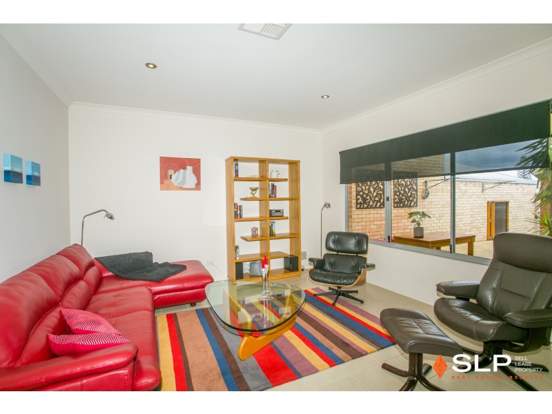 11 Fullston Way, Beaconsfield WA 6162