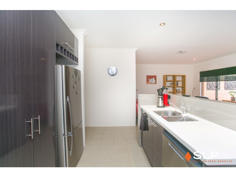 11 Fullston Way, Beaconsfield WA 6162