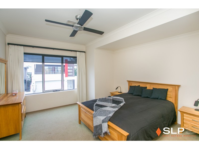 11 Fullston Way, Beaconsfield WA 6162