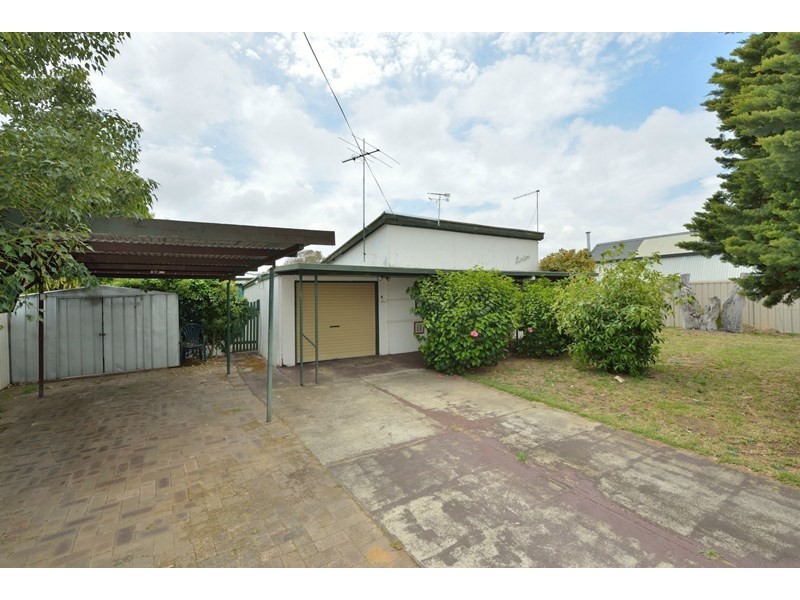 24 Loxton Street, Dudley Park WA 6210