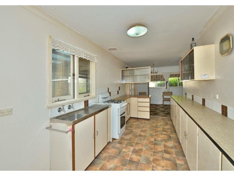 24 Loxton Street, Dudley Park WA 6210