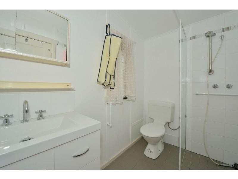 24 Loxton Street, Dudley Park WA 6210