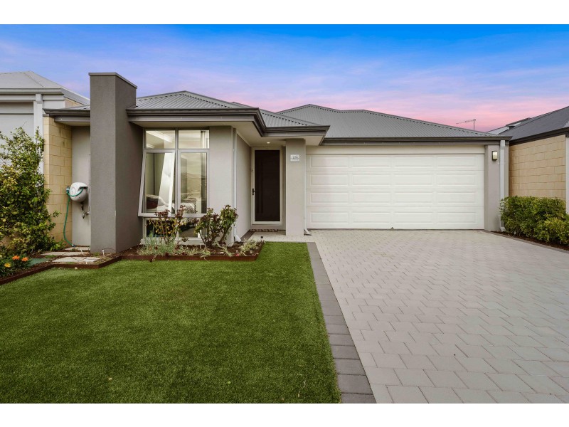 126 Vignerons Loop, Hocking WA 6065