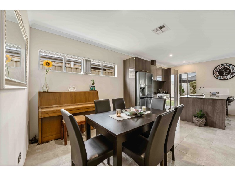 126 Vignerons Loop, Hocking WA 6065