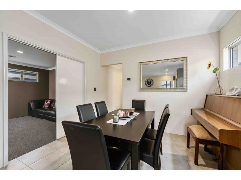 126 Vignerons Loop, Hocking WA 6065