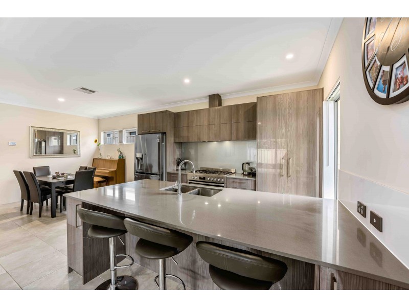 126 Vignerons Loop, Hocking WA 6065