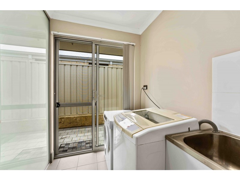 126 Vignerons Loop, Hocking WA 6065