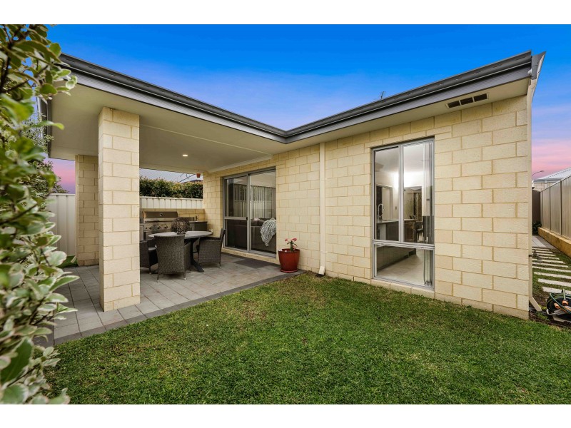 126 Vignerons Loop, Hocking WA 6065