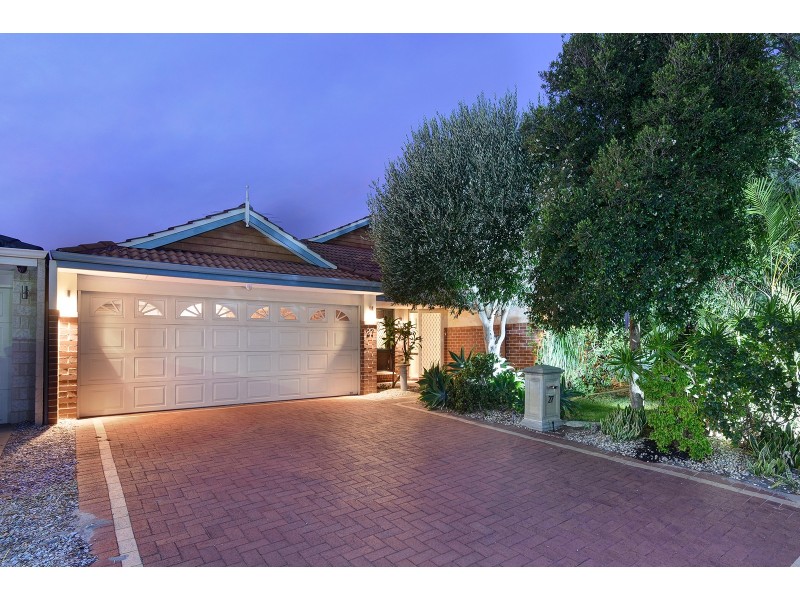 27 Allanbi Circle, Carramar WA 6031