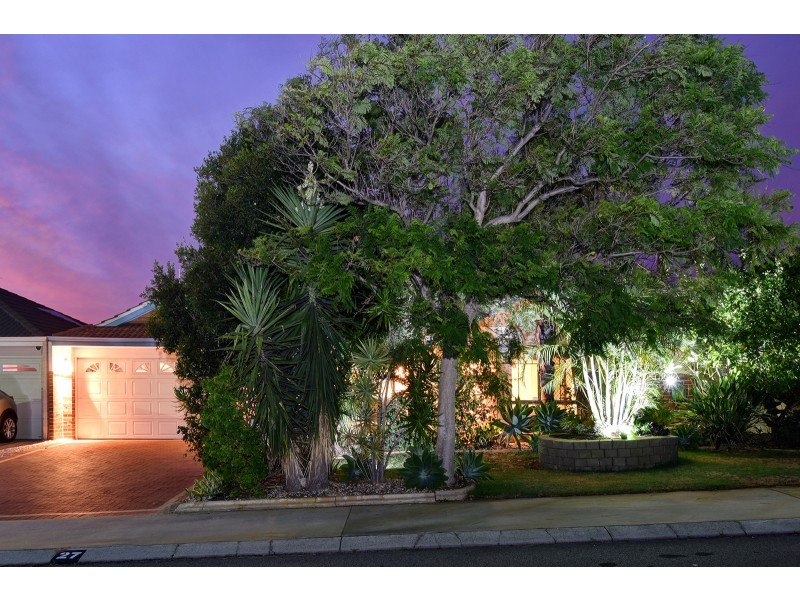 27 Allanbi Circle, Carramar WA 6031
