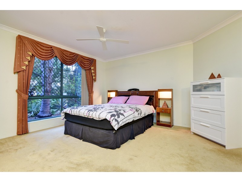 27 Allanbi Circle, Carramar WA 6031