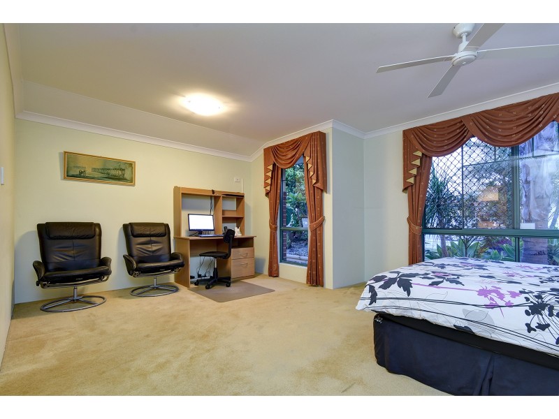 27 Allanbi Circle, Carramar WA 6031