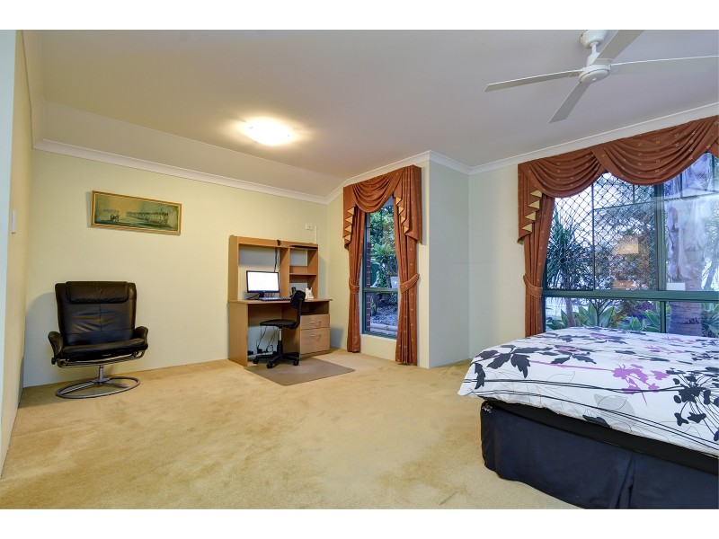 27 Allanbi Circle, Carramar WA 6031