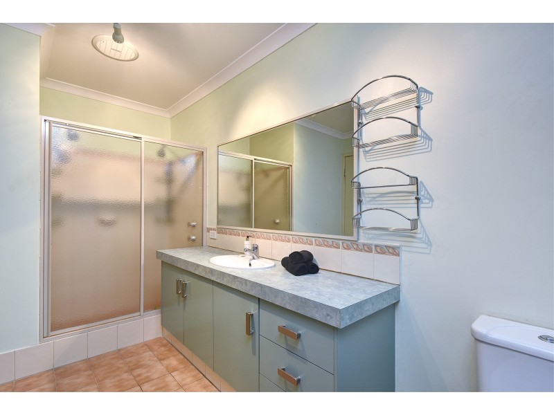 27 Allanbi Circle, Carramar WA 6031