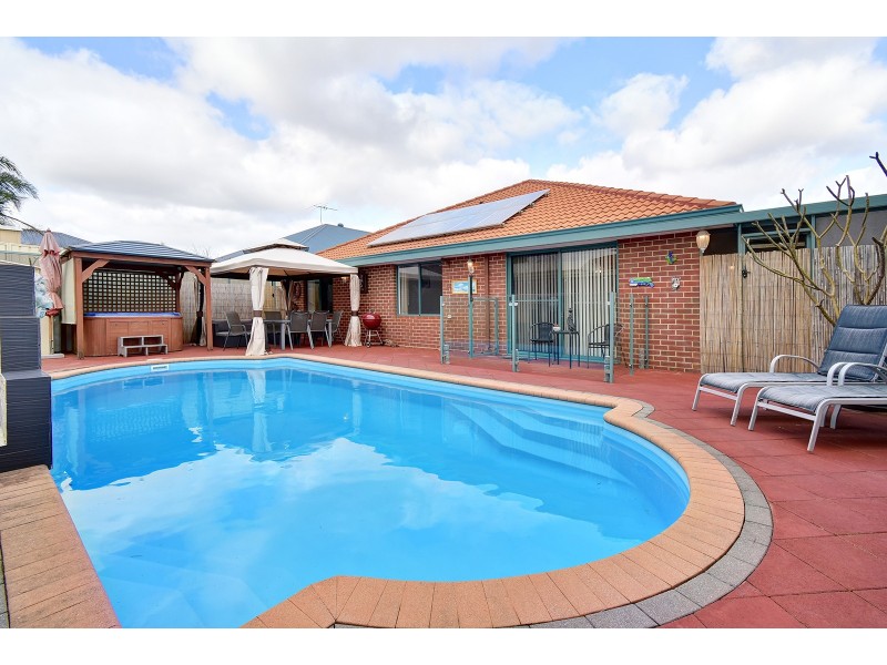27 Allanbi Circle, Carramar WA 6031