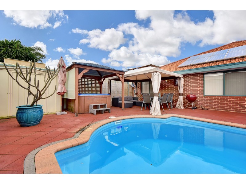 27 Allanbi Circle, Carramar WA 6031